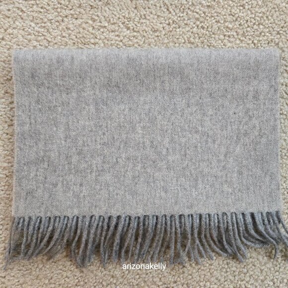 NWOT Wool Scarf Grey Premium Quality - Picture 11 of 11